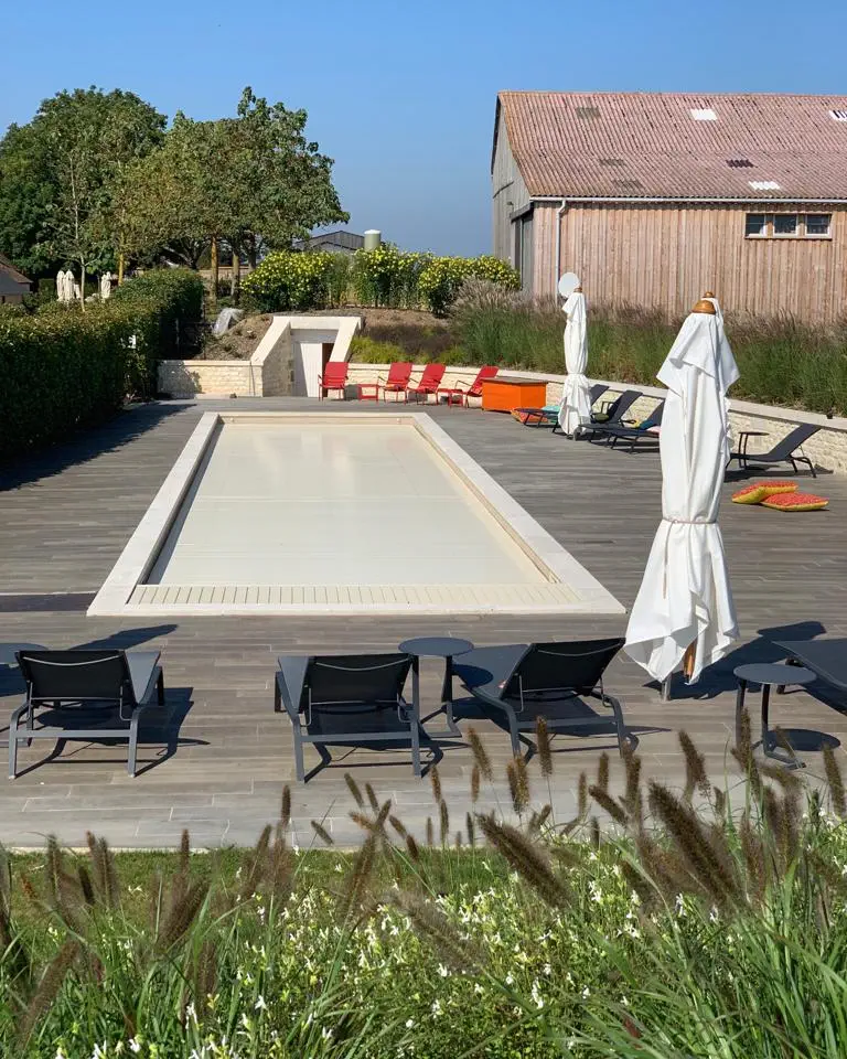 2-tour-de-piscine-paysager-manoir-de-surville